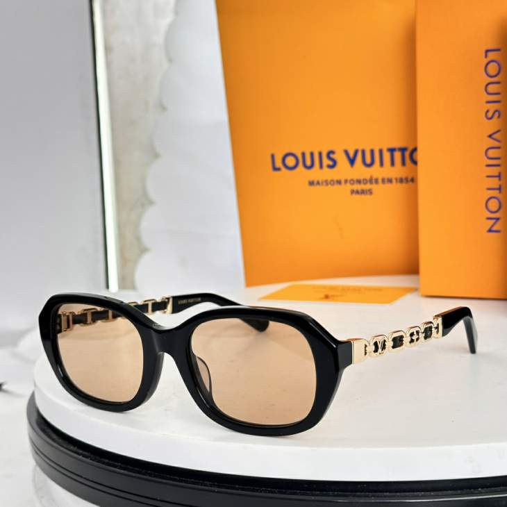 Picture of Louis Vuitton Sunglasses _SKUfw77118924fw